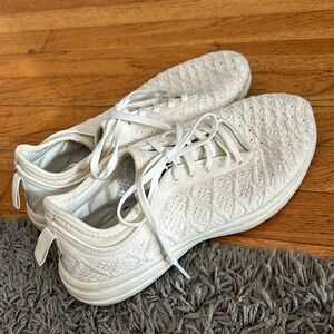 APL: Athletic Propulsion Labs Women's Techloom Phantom Sneakers Cream Size 8
